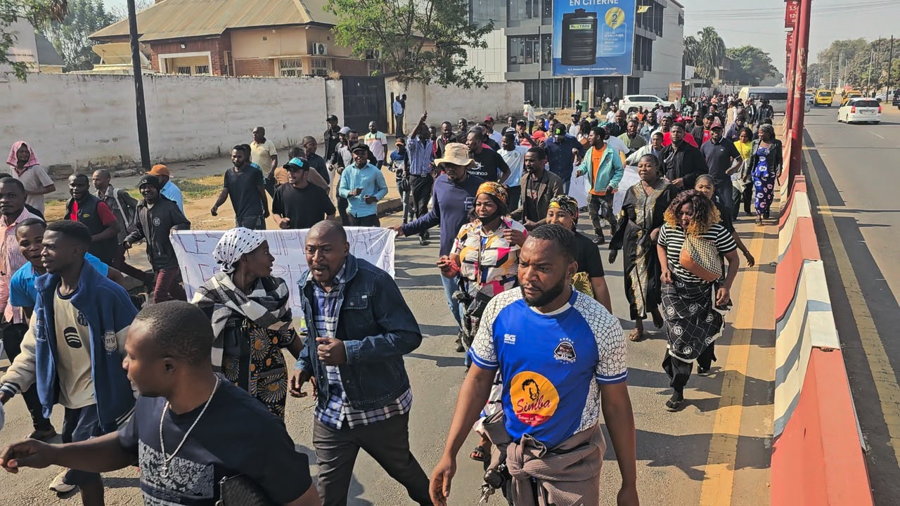 Lubumbashi : les vendeurs du marché Mzée Laurent-Désiré Kabila manifestent contre leur relocalisation